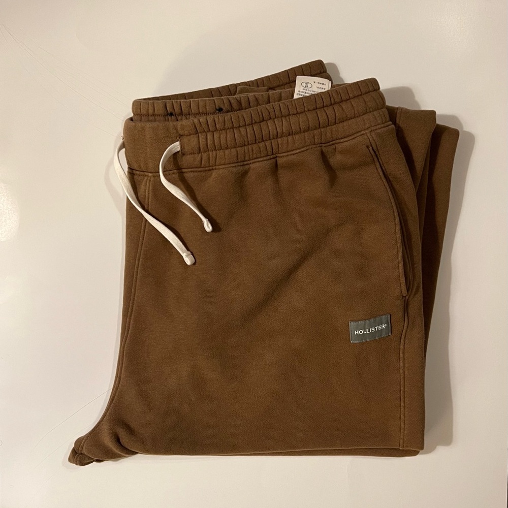 Hollister men’s wide leg joggers